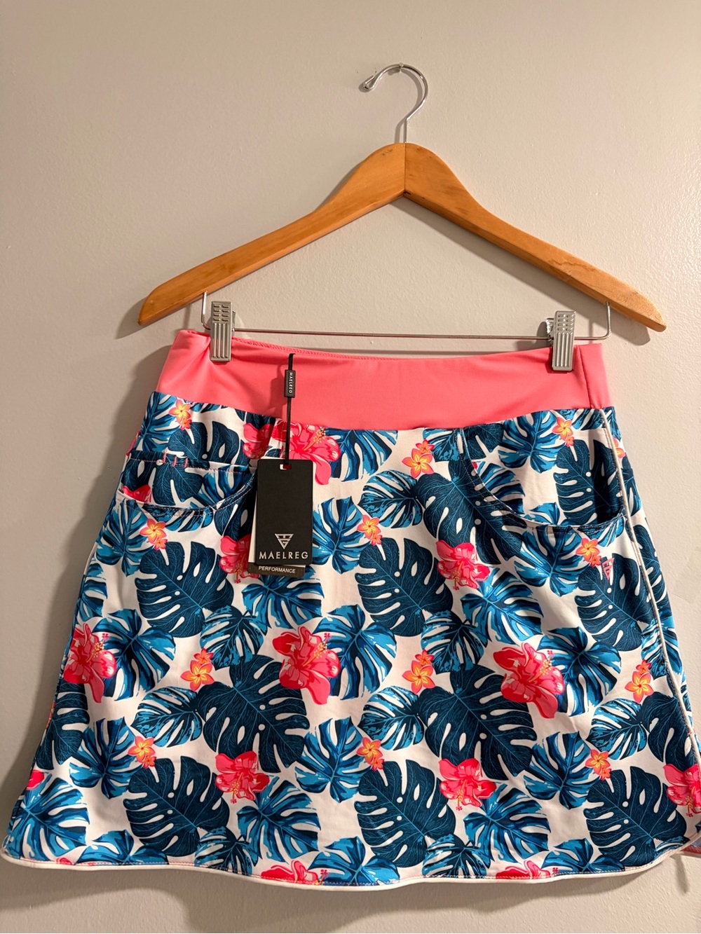 Maeleg Tropical Print Athletic Skort with Pink Waistband